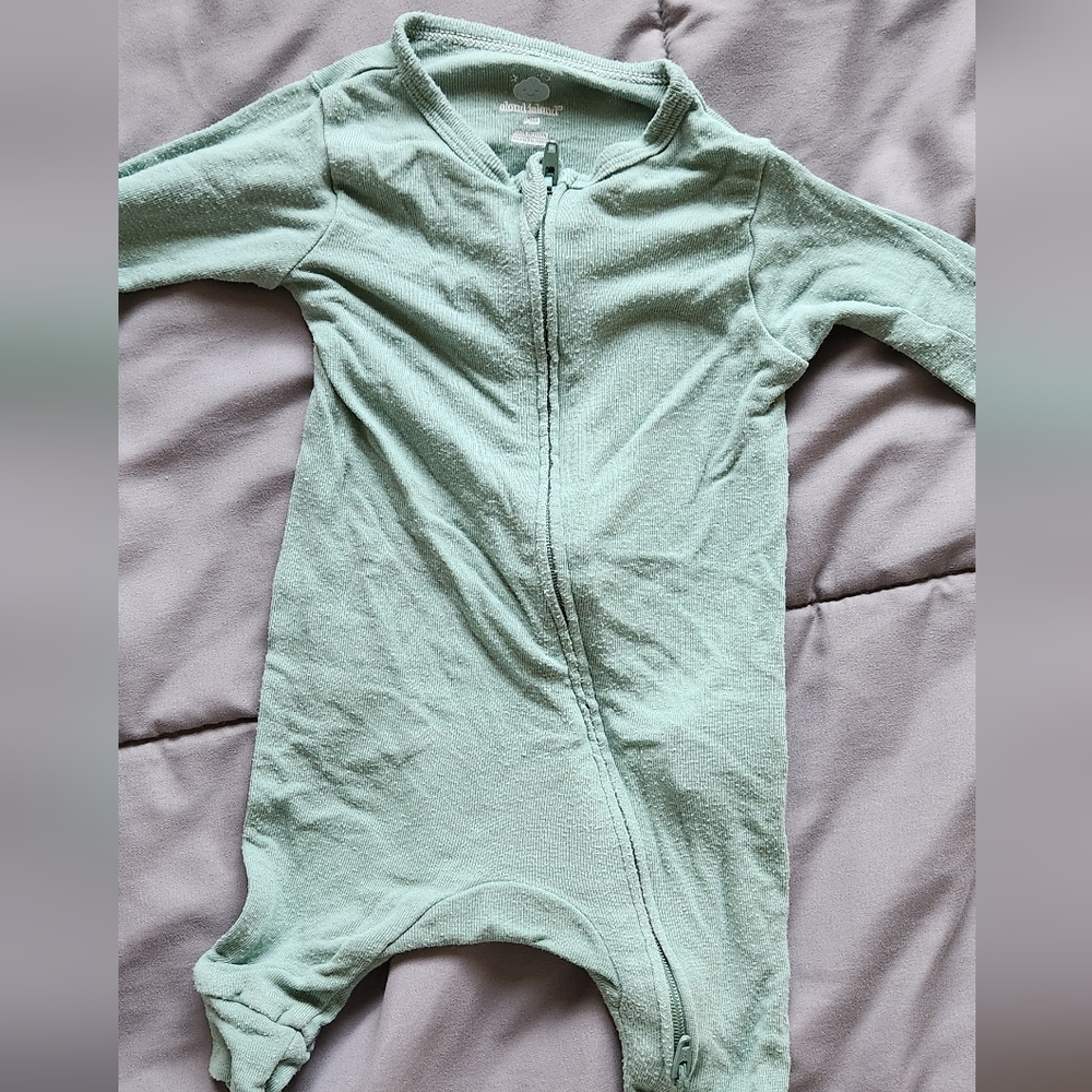 💙 0-3M 2 PJs Grey And Green